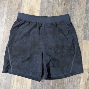 Vrst Mens Medium Lined Workout Shorts